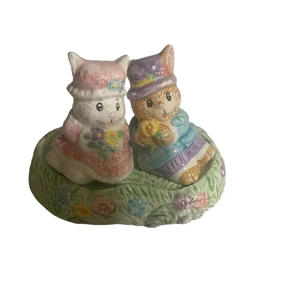 1994 Mercuries | Ceramic Bunnies Garden Easter Kids  | Salt Pepper Shakers - Picture 3 of 16